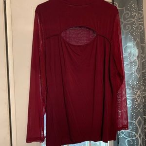 WILLOW Young Contemporary- Womens size 2x, maroon, date night top.
